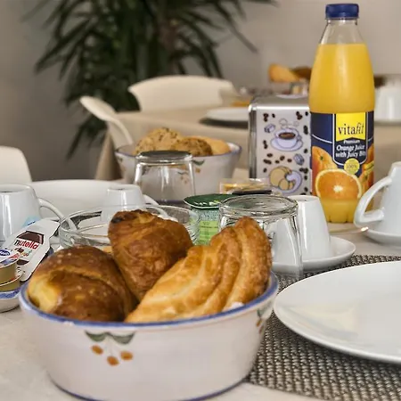 فندق مبيت وإفطار Giuli فاريسّي